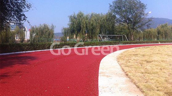 Cold mix color asphalt applied on running track