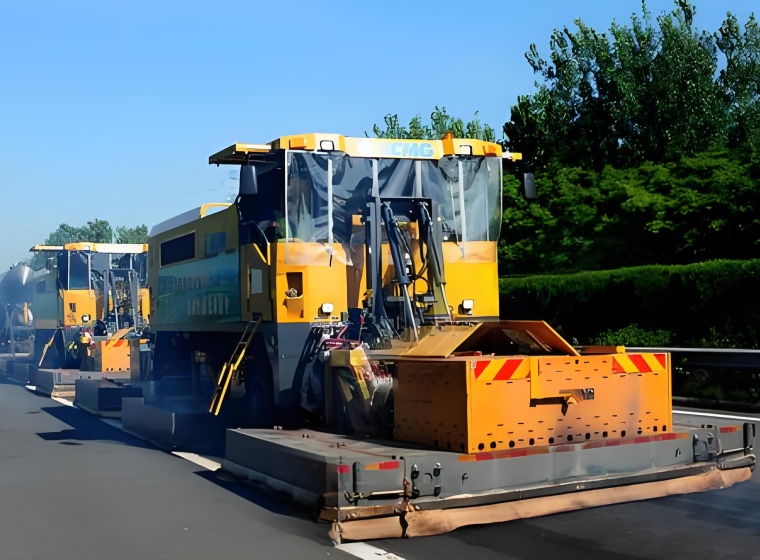 Asphalt Rejuvenator helps rejuvenate aged asphalt and maximize the use of RAP in recycled asphalt mixtures. With easy application and controlled dosage, it supports durable, cost-effective, and sustainable pavement recycling.